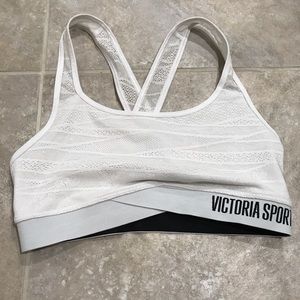 💪🏼 VS criss cross back sports bra